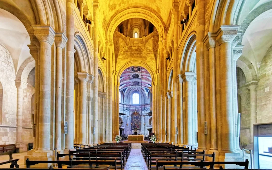Lisbon Cathedral’s altar